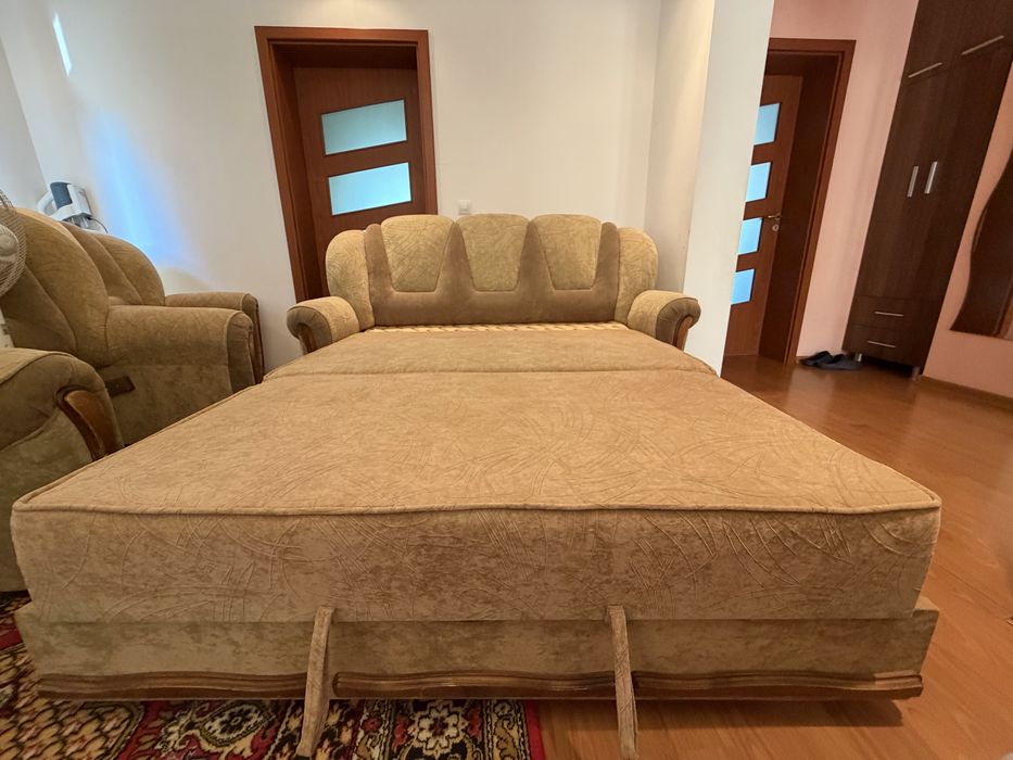 Canapea extensibilă 3 locuri + 2 fotolii extensibile — stare impecabilă - Pret negociabil