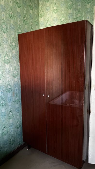 Продам шкаф советский