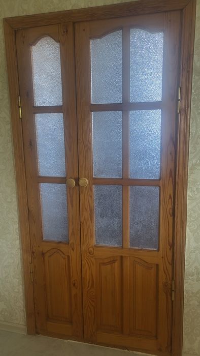 Продам двери дерево