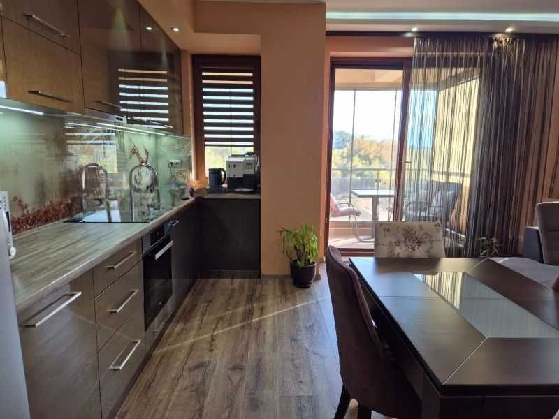 Продава се Тристаен апартамент в Пловдив, Кършияка - 102 кв.м за 1125 €/кв.м - Снимка #2