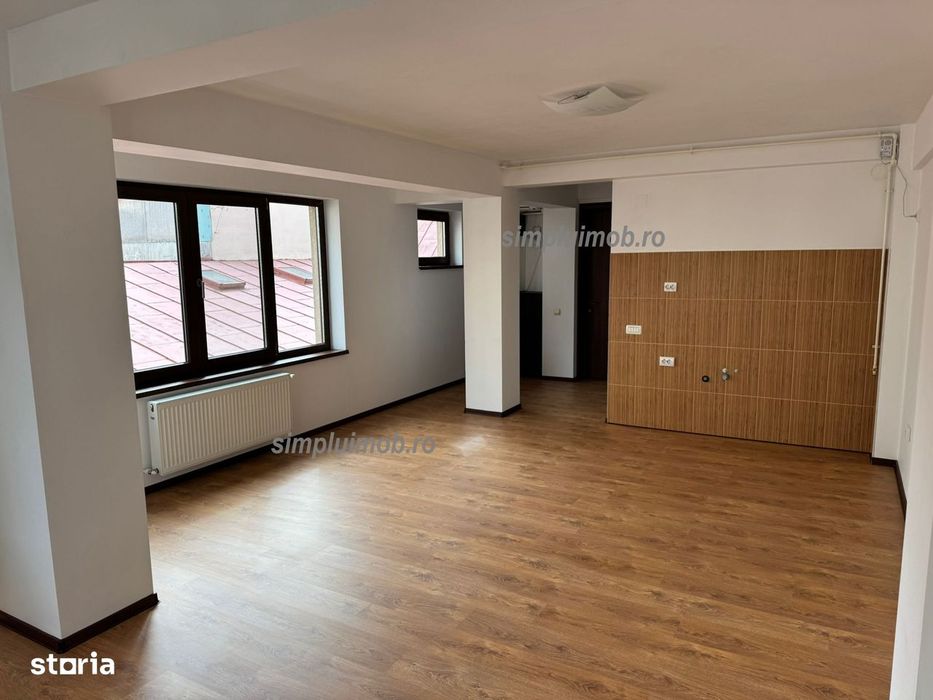 Spatiu birou cladire birouri Metrou Iancului