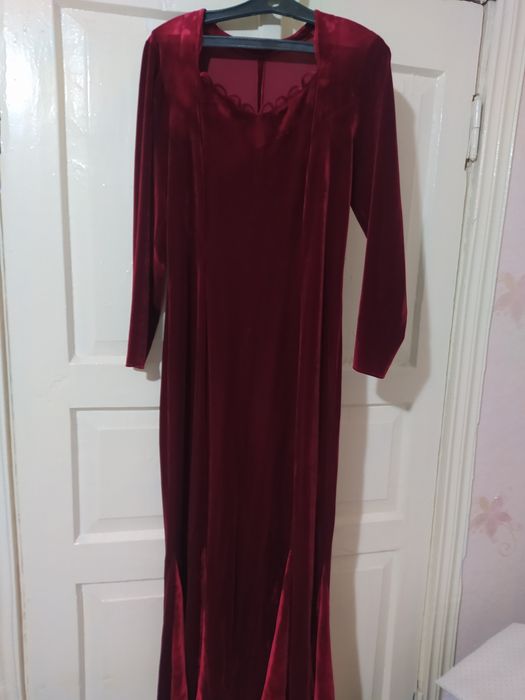 Женское  вечернее  платье