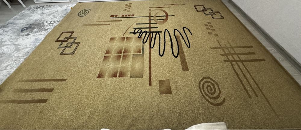 Ковер в хорошем состоянии