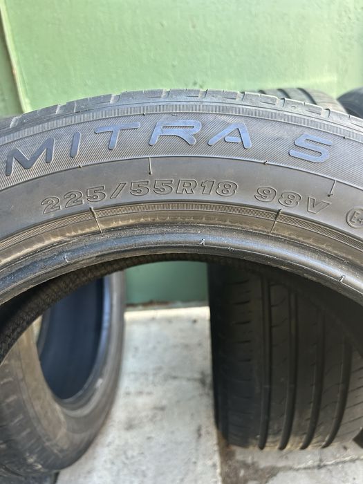 Maxxis - 225/55/18.