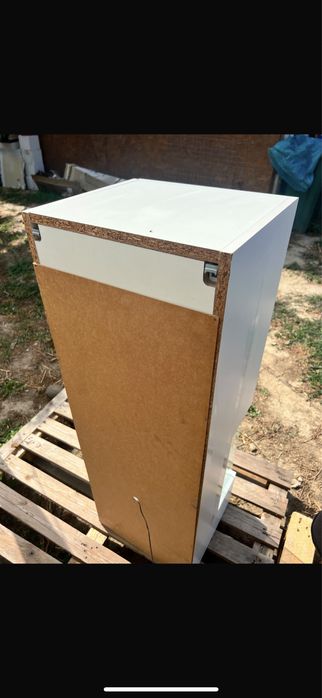 4 bucati dulapuri / stare buna / cu leduri functionabile
