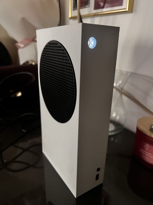 Xbox series S - cu 2 jocuri