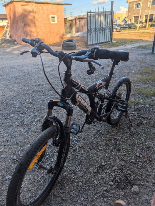 Черный велосипед