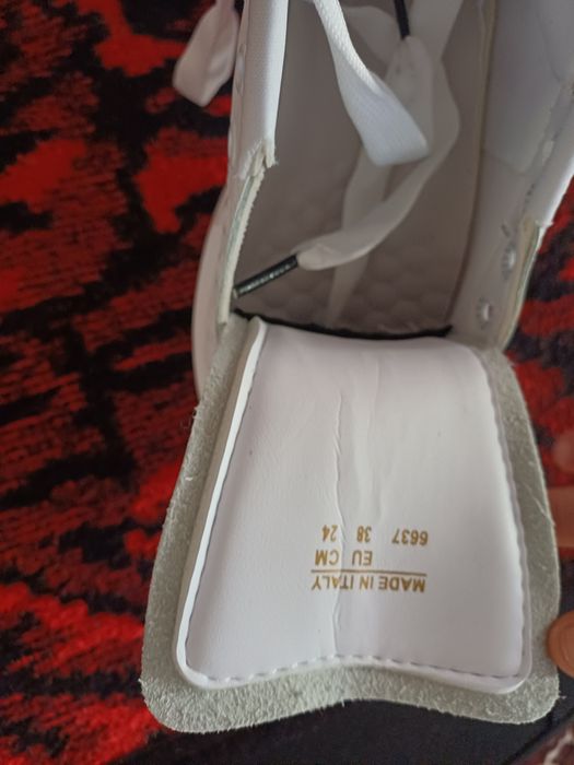 Adidași de  vânzare noi