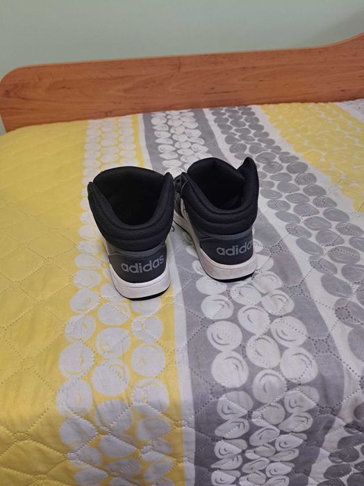 Кожени кецове Адидас