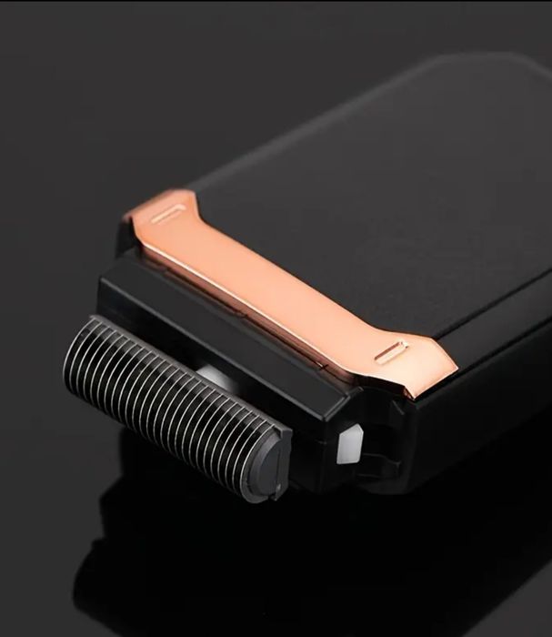 NOU SIGILAT Aparat bărbierit reîncărcabil USB model deosebit