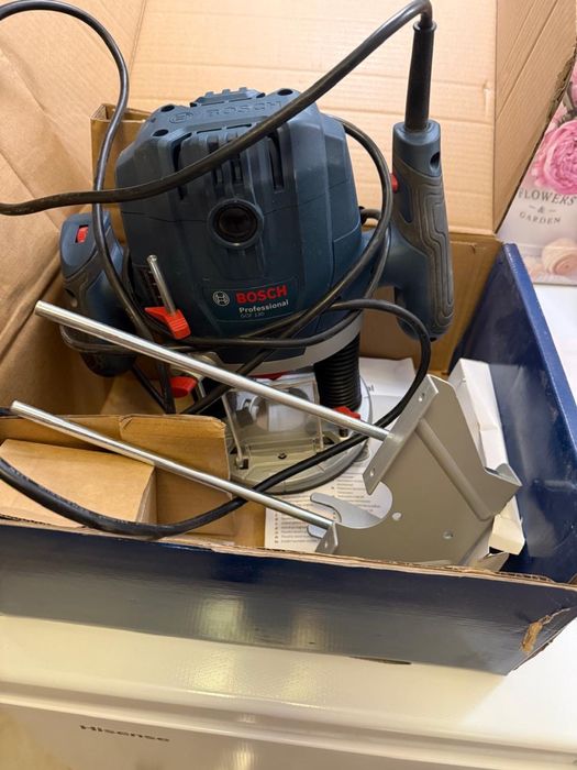 Фреза BOSCH GOF 130 professional. 1300 w