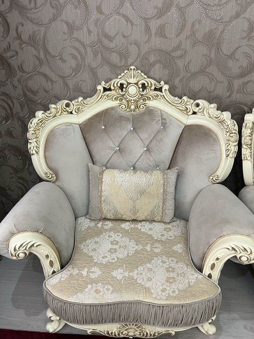 Диван с креслами