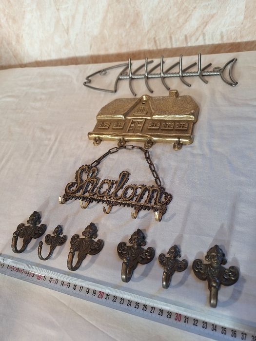 Месингови закачалки стил барок