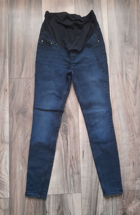 Дънки  и тениска H&M за бременни