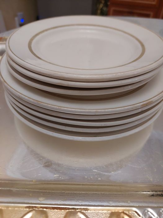 Продам плоские тарелки