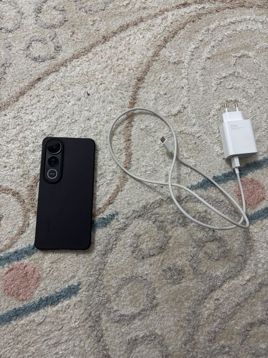 Продается телефон Vivo 50 Light