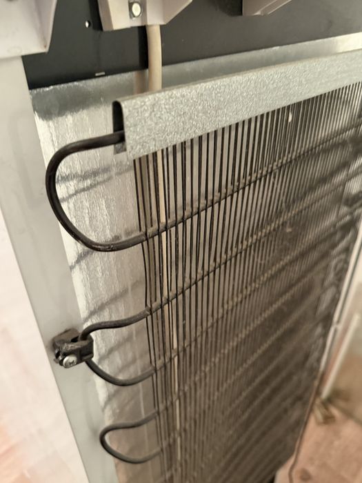 Продам холодильник бирюса почти новый