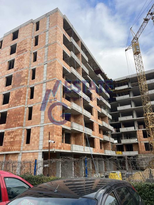 Продава тристаен апартамент в ж.к Меден Рудник - зона В