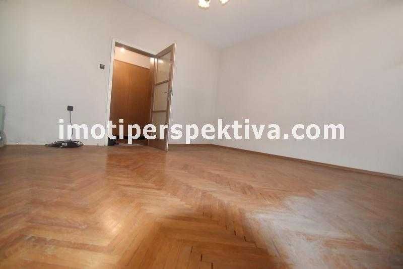 Продава се Тристаен апартамент в Пловдив, Кючук Париж - 91 кв.м за 1341 €/кв.м - Снимка #3