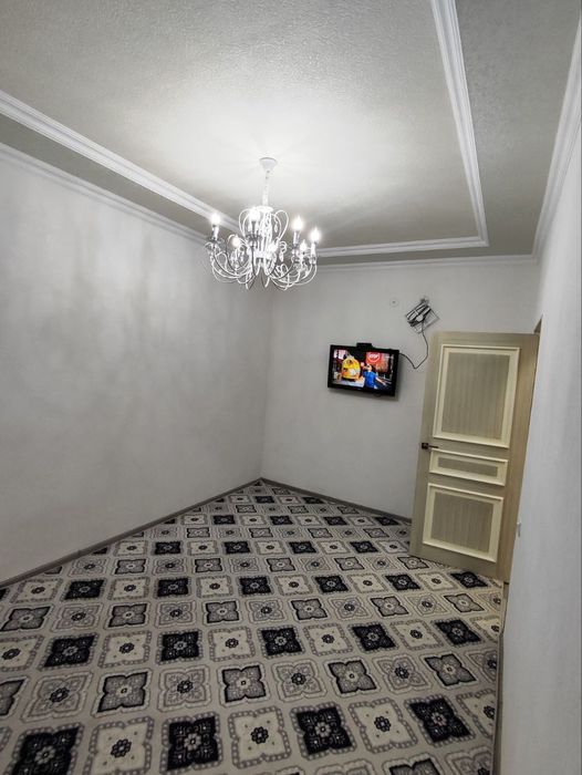 Сдаю 2 комнатную квартиру с обстановкой. Без маклер