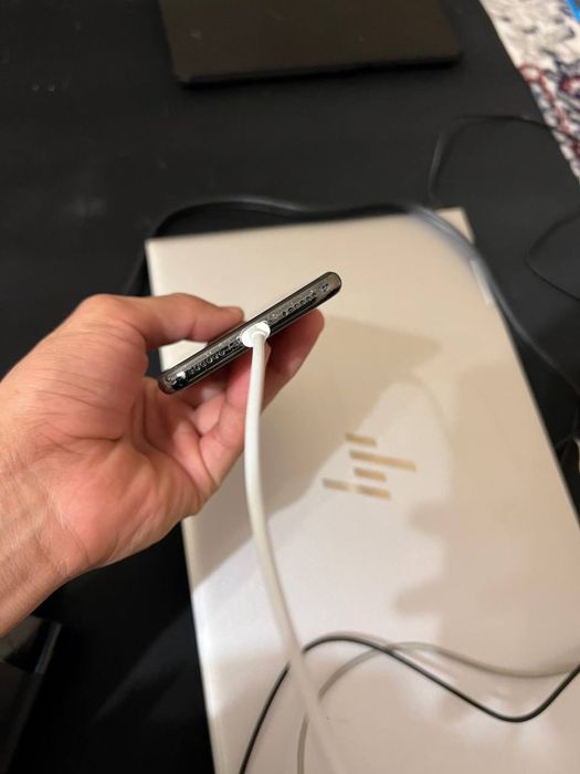 iphone x 64gb black sotiladi