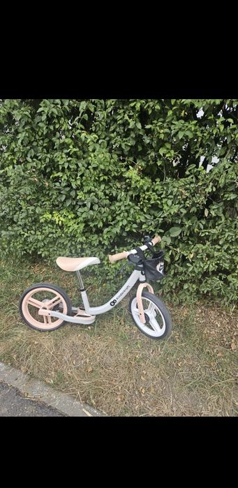 Bicicletă fără pedale Kinderkraft SPACE – frână – reglabilă – stare foarte bună
Bicicletă fără pedale Kinderkraft