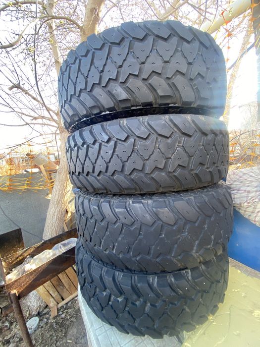 MT 245/75/16 шины комплект.