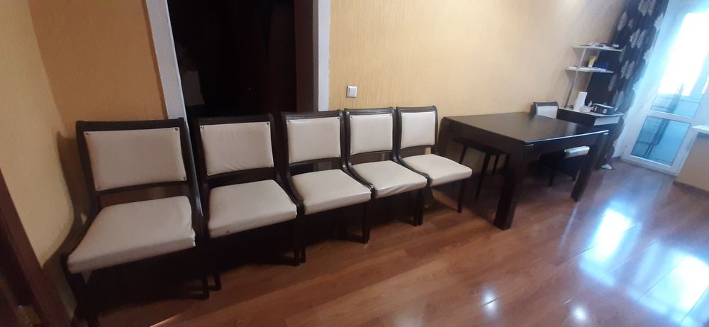 Продам стол со стульями