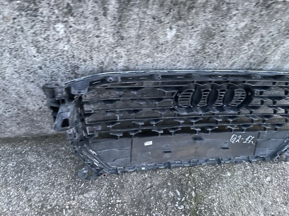 Решетка за Audi Q2 Ауди Ку2  2016-2020г