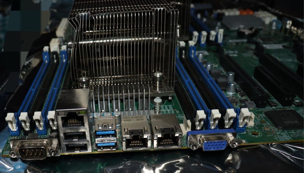 Kit Server / WS Placa de Baza SuperMicro X10DRi + 40 Cores [ 2 x E5-2673 V4] + 2U SuperMicro Heatsinks