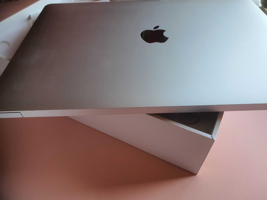 Apple MacBook Air A1932 (2019)