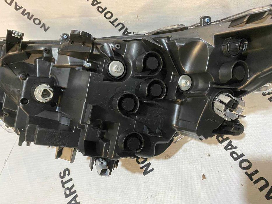 Фара на Rav4 19-24 / Рав4 19-24