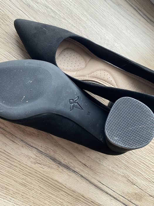 Продам черные туфли