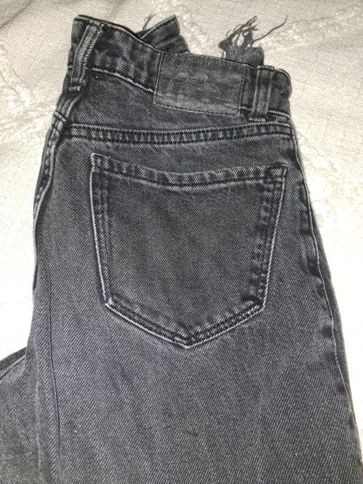 Два чифта дамски дънки