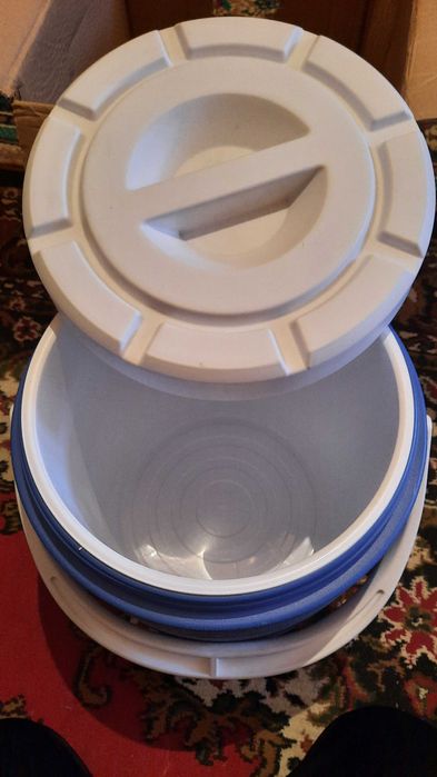 Пластиковый бак для питьевой воды и других напитков