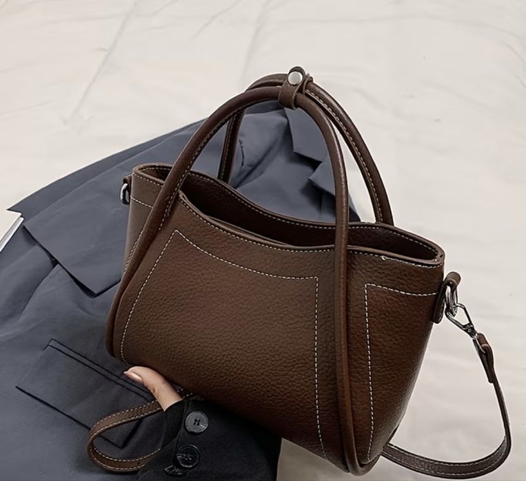 Стилна кафява чанта– must-have аксесоар