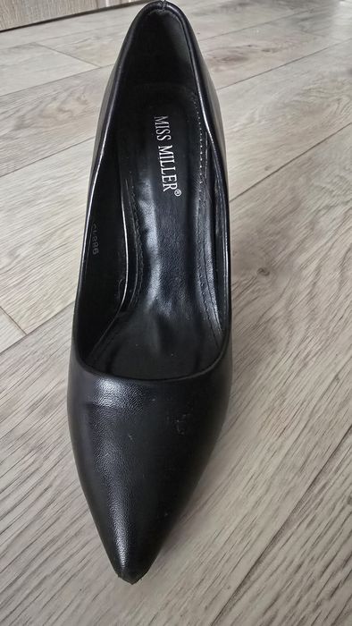 Продам дешево туфли