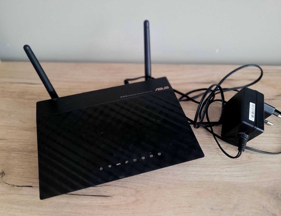 Router wireless Asus RT-N12E