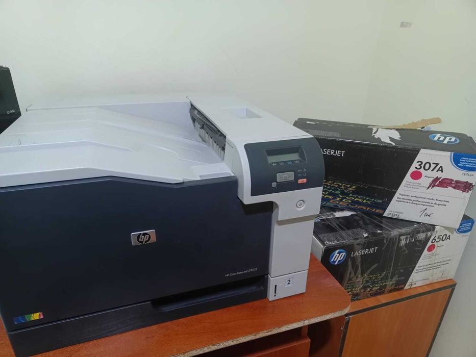 Продам принтер НР А3 лазерный цветной