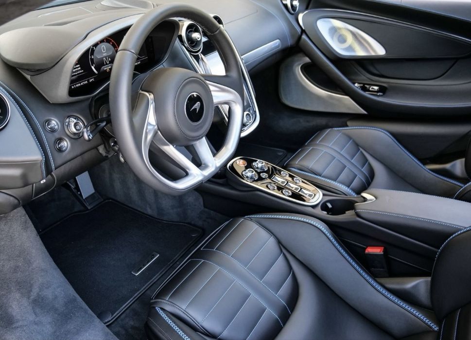 McLaren GTS Luxe MSO black pack