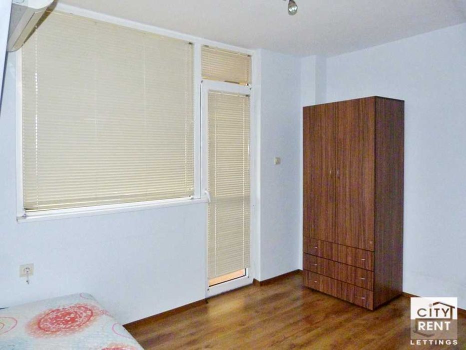 103558 Oбзаведен двустаен апартамент в центъра на В. Търново