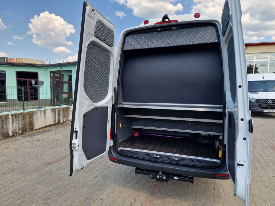 Predare leasing Mercedes Sprinter minibus 20+1 locuri