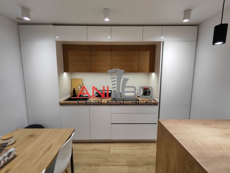 Продава се Тристаен апартамент в Варна, Център - 120 кв.м за 2742 €/кв.м - Снимка #6