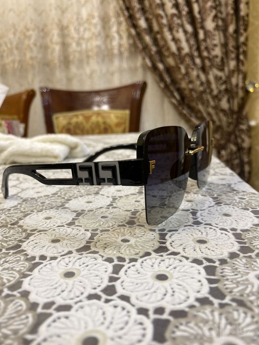 Продаю очки от бренда Fendi