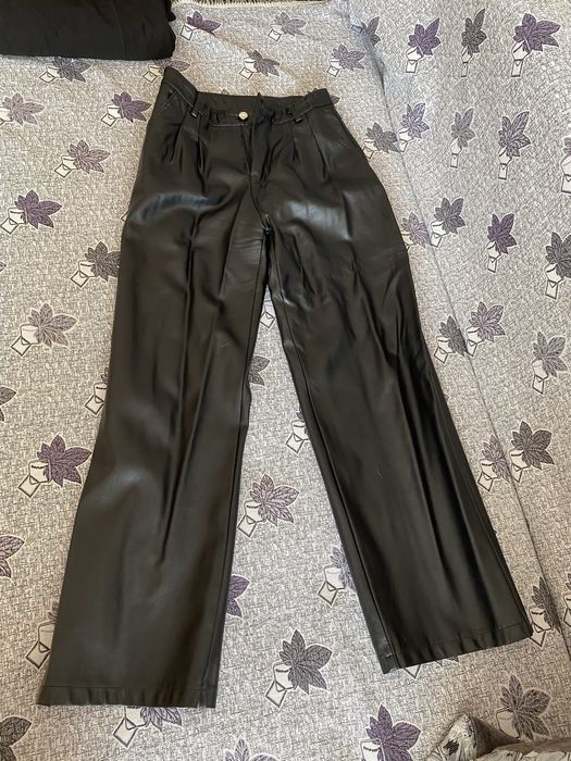 Брюки кожанные.