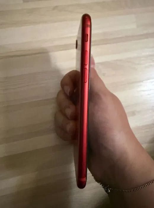 Apple iPhone SE 2020 64GB RED – Супер състояние