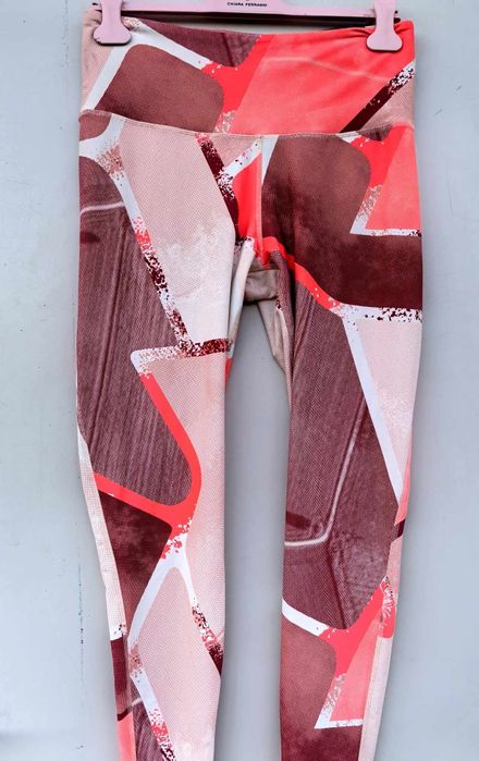 Reebok оригинален дамски клин нов Л размер