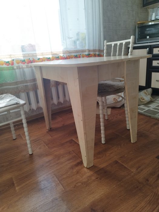 Продам стол кухонный б/у 7,5 тыс