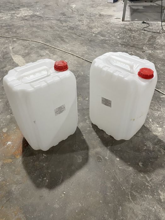 Plastmassa kanistrlar,bochkalar,chelaklar