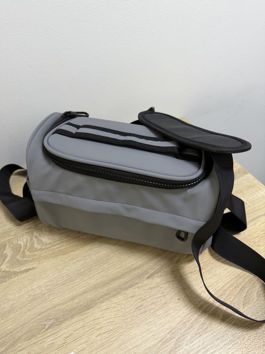 Canon EOS R10 + obiectiv 18-45 mm Nou